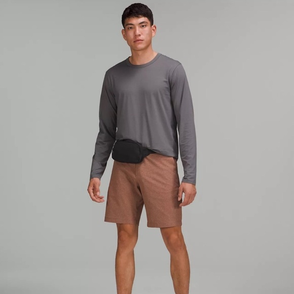 ๐ถ Lululemon Mini Belt Bag ๐ค - Picture 5 of 5